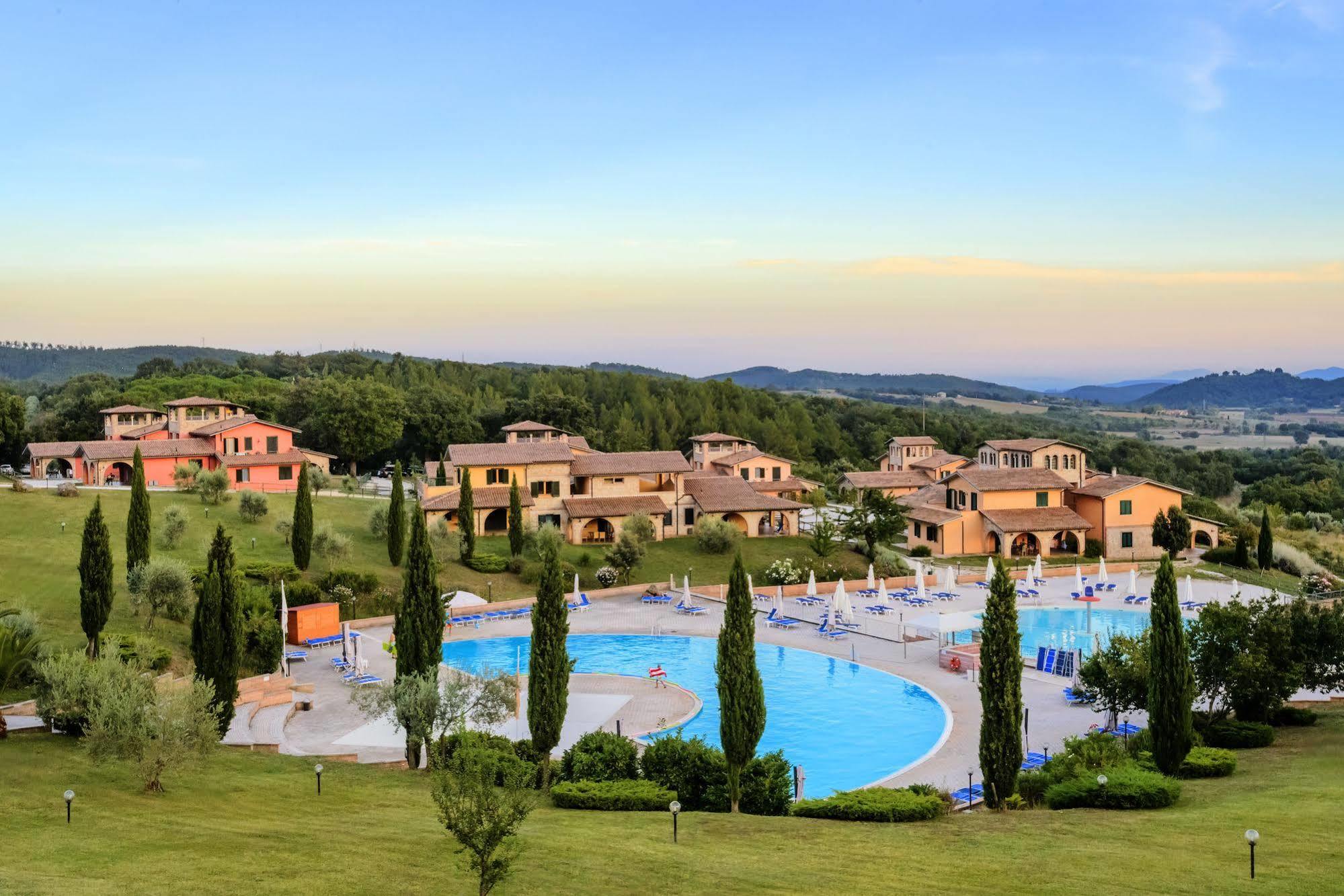 Pian Dei Mucini Resort Il Borgo ماسا ماريتيما المظهر الخارجي الصورة