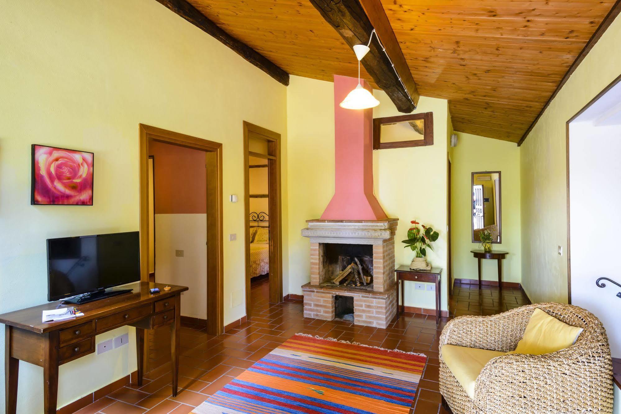 Pian Dei Mucini Resort Il Borgo ماسا ماريتيما المظهر الخارجي الصورة